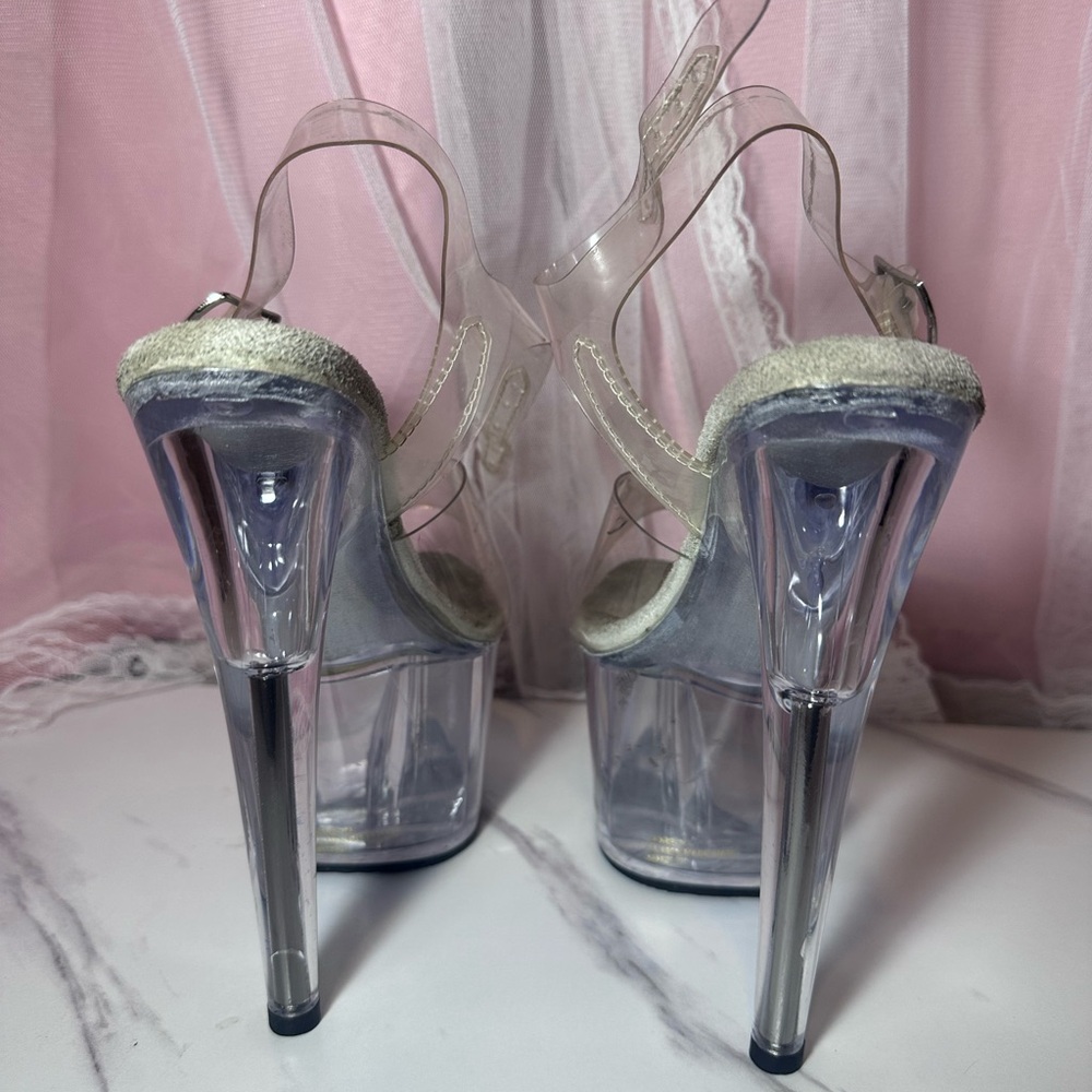 Well worn Pleasers - Picture 6 of 7